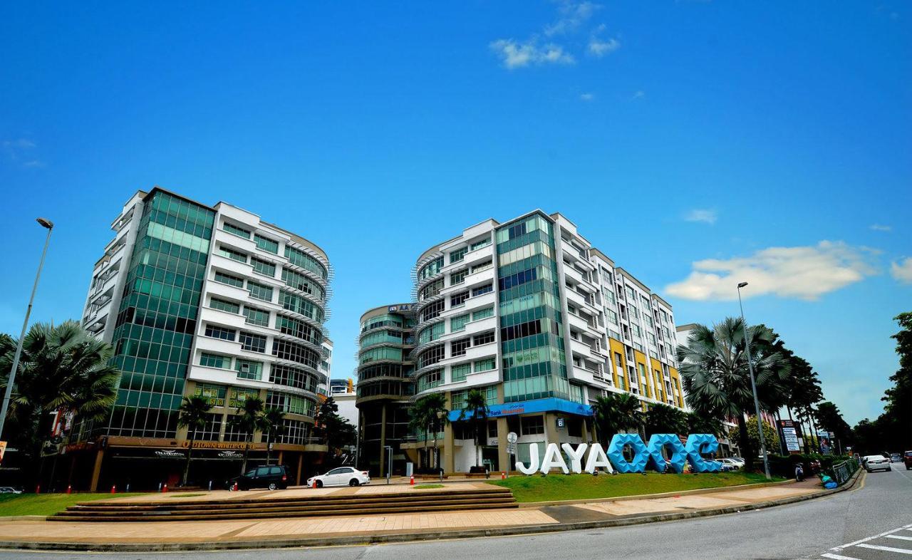 Studio Units At Pacific Tower Near Jaya One By Comfyasia Petaling Jaya Extérieur photo