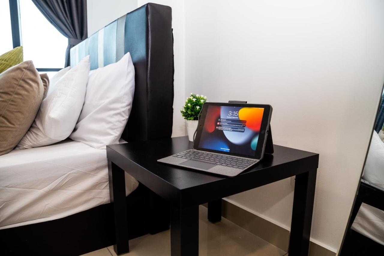 Studio Units At Pacific Tower Near Jaya One By Comfyasia Petaling Jaya Extérieur photo